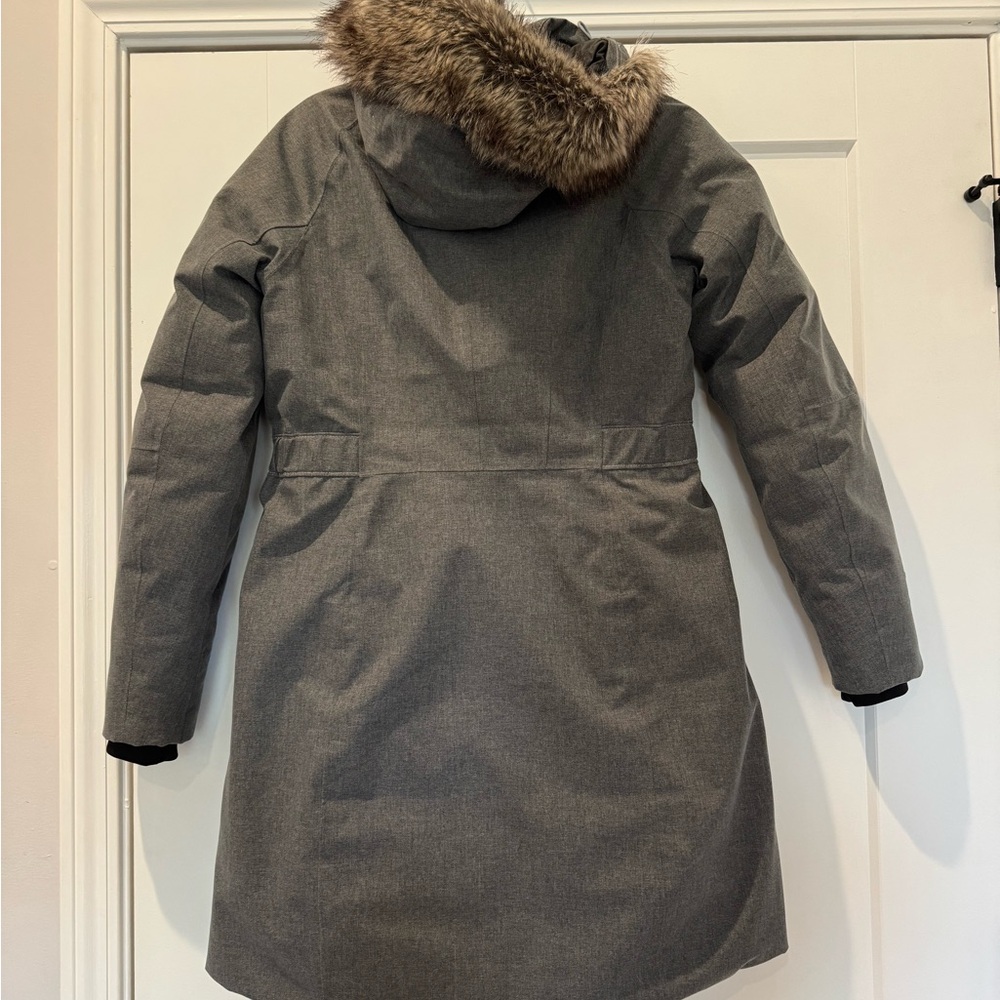 The North Face Women's Fitted Gray Jacket - Picture 2 of 8
